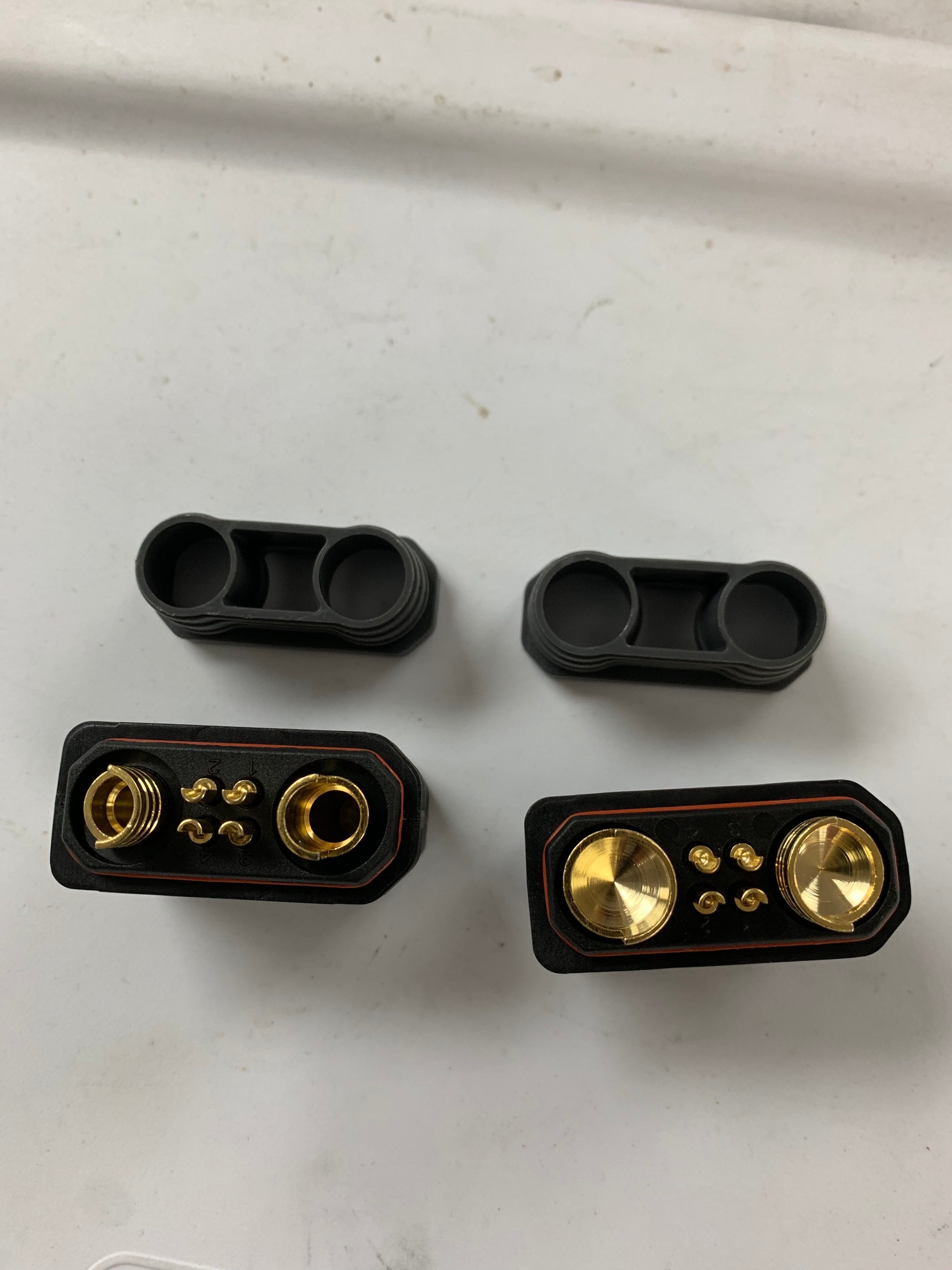 QS10-S  black Waterproof Antispark male and female plug set Black